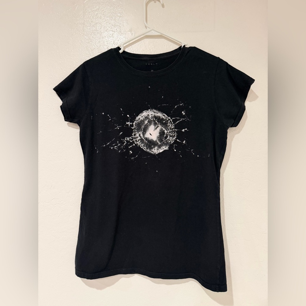 Tesla Black Cybertruck Shattered Glass Women’s Tee Size M